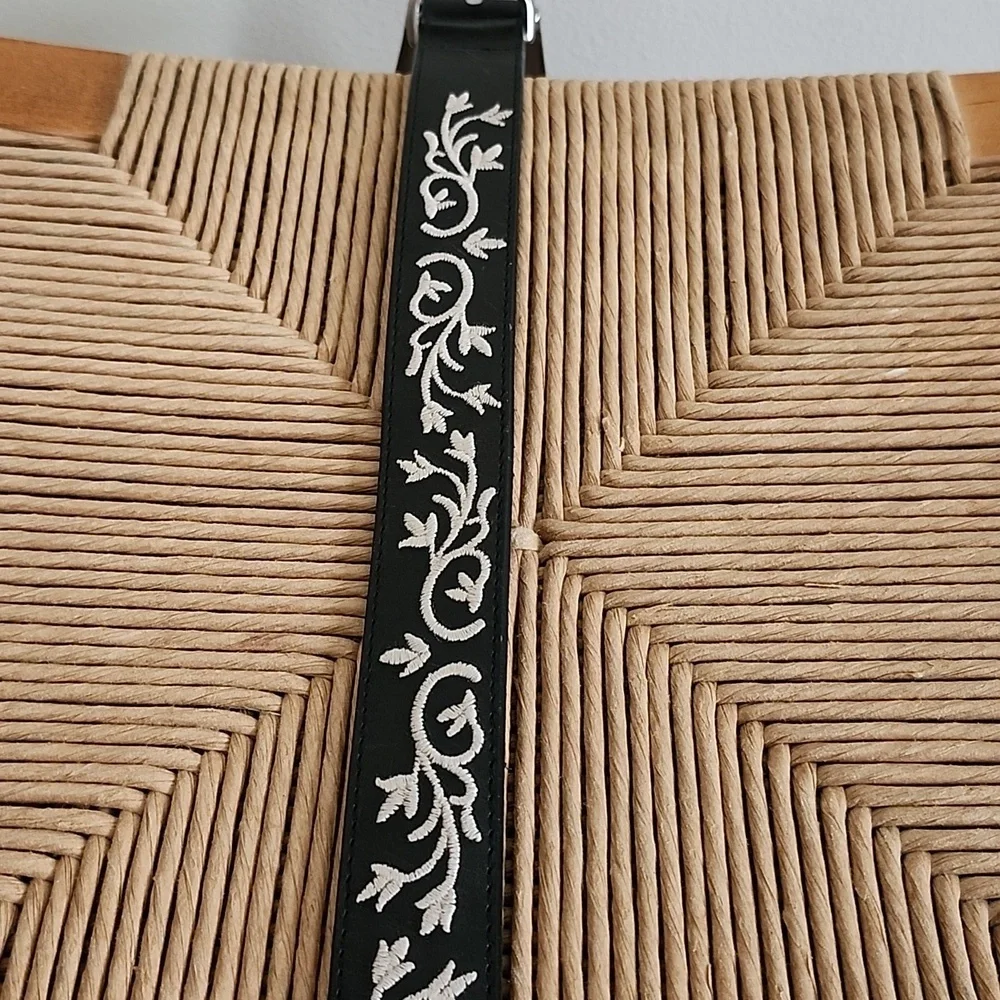 Gap Womens Embroidered Genuine Leather Belt Black with Silver Hardware Size 26